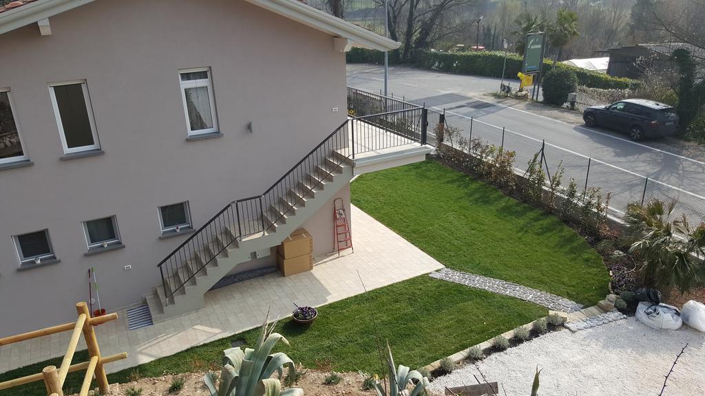 سويانو ديل لاغو Mimosa Apartments المظهر الخارجي الصورة