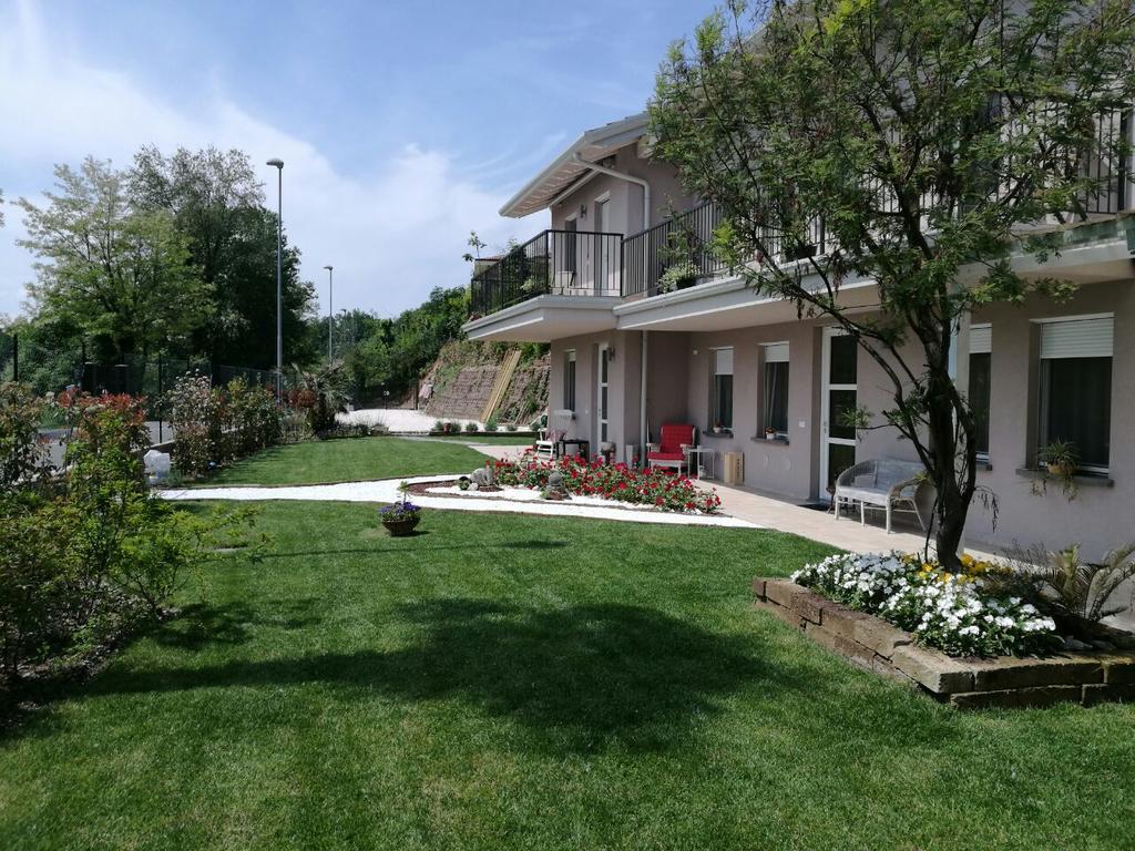 سويانو ديل لاغو Mimosa Apartments المظهر الخارجي الصورة