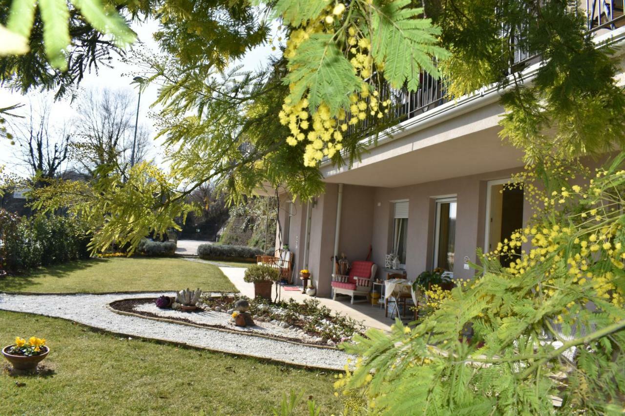 سويانو ديل لاغو Mimosa Apartments المظهر الخارجي الصورة